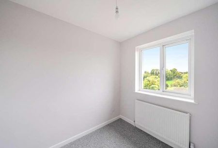 Springfield Heights, Radstock, Somerset, BA3 - Photo 3