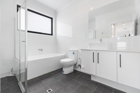 Modern townhouse in prime location - Photo 3