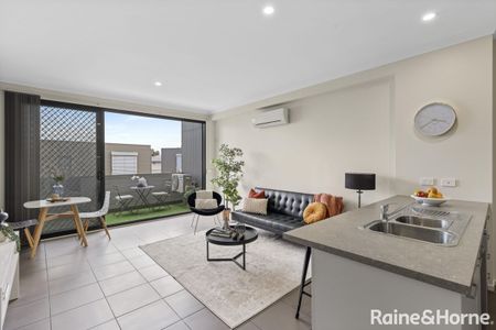Modern Townhouse in a Quiet Glenroy Location - Photo 3