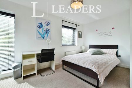 4 bedroom house to rent Arena Drive, M11 - Photo 5