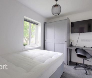 4 bedroom detached house to rent - Photo 2