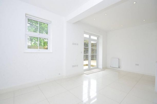 5 bedroom semi-detached house to rent - Photo 1