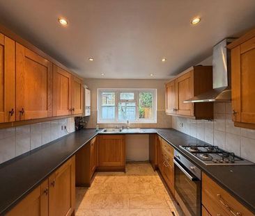 3 bedroom terraced house to rent - Photo 2