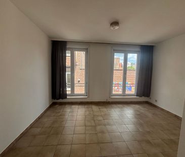 Instapklaar appartement met gunstig EPC en terras in het centrum va... - Photo 2