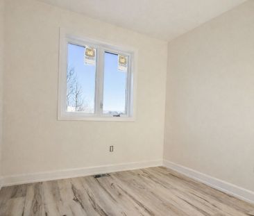 For Lease - 331 Voyageur Place, Russell, Ontario - Photo 5