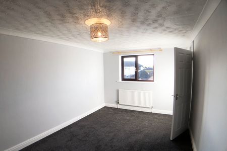 Fully Refurbished 2 Bedroom Property in Doddington - Photo 4