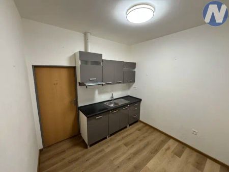 Pronájem, byt 1+kk, 30 m - Photo 2