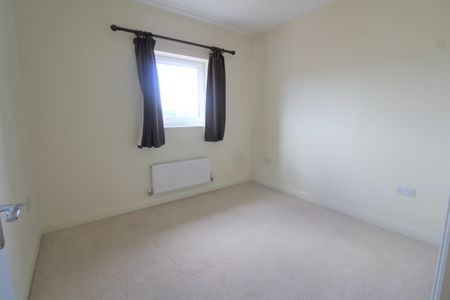 Lindie Gardens, Uxbridge - Photo 3