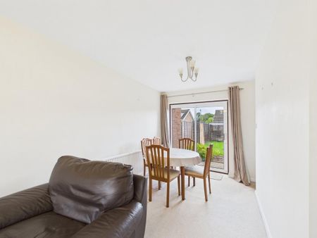 3 bedroom semi-detached house to rent - Photo 3