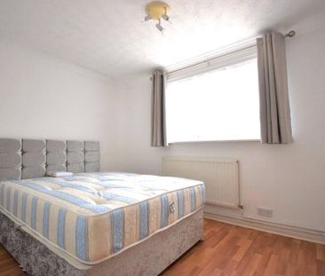 4 bedroom terraced house to rent - Photo 2