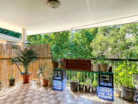 “Spacious Apartment in Leafy Highgate Hill!” - Photo 4