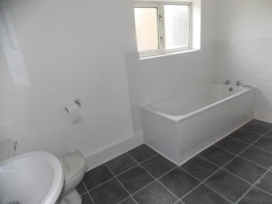 2 bedroom house to rent - Photo 1