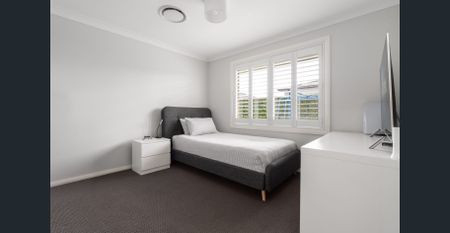 Lovely Family Home in Oran Park - Photo 2