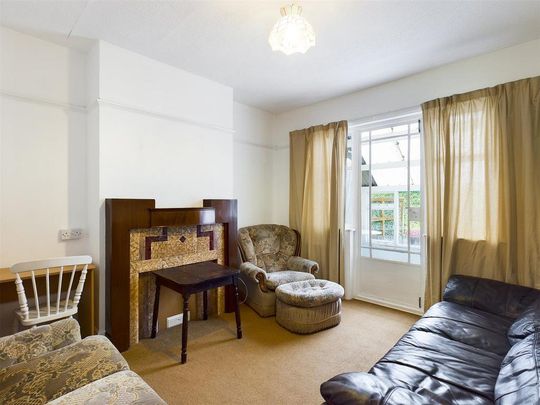 4 bedroom semi-detached house to rent - Photo 1