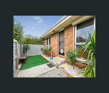 Garden in Front, Courtyard Behind, Style Inside! - Photo 2