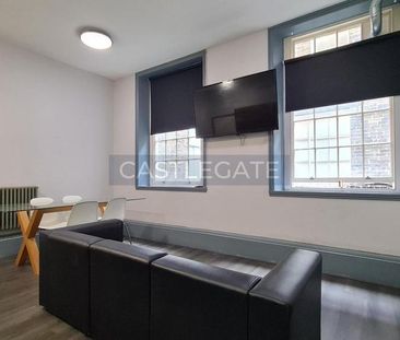 1 bedroom in a flat share to rent - Photo 2