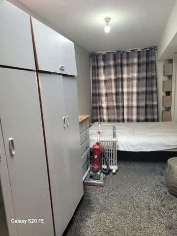 2 bedroom semi-detached house to rent - Photo 3