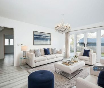 4 bedroom detached house to rent - Photo 2
