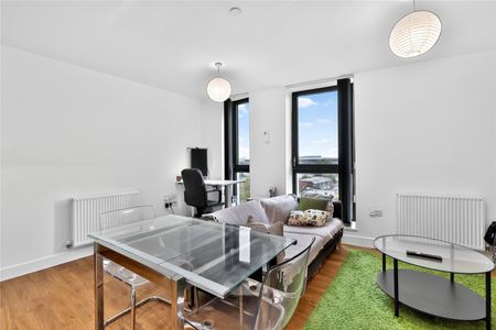 Agnes George Walk, London, E16 2FR - Photo 2