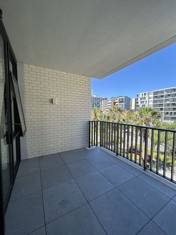 Double Balcony Apartment Plus Double Car Space - Photo 5