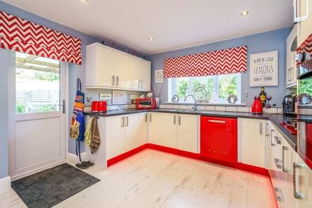 Sidlesham 4 bedroom house to rent - Photo 3