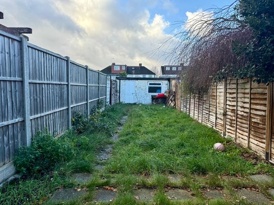 Hanover Avenue, Feltham, TW13 4JR - Photo 1