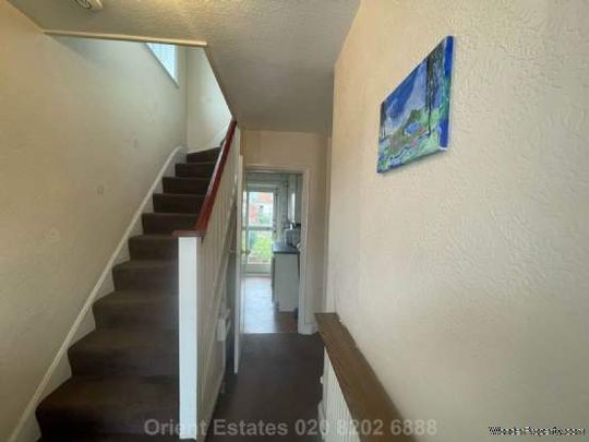 3 bedroom property to rent in London - Photo 1