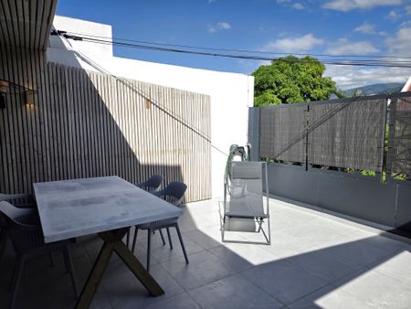 Location Appartement 3 pièces 85m² ST DENIS 97400 - Photo 3