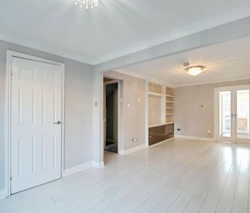 4 bedroom detached house to rent - Photo 2