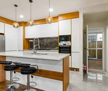 Executive Family Home in the Heart of Flat Bush – Ormiston School Z... - Photo 1