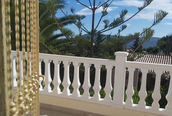 LONG TERM RENTAL. Spacious villa with 6 bedrooms for rent.