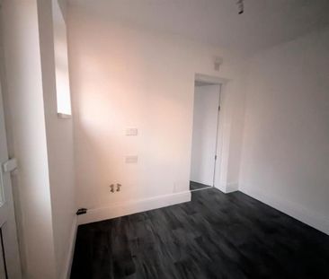 4 bedroom property to rent - Photo 4