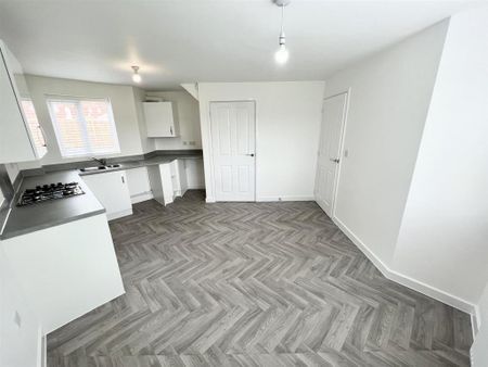 3 bedroom semi-detached house to rent - Photo 5