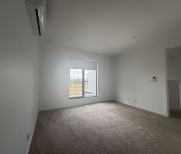 Light, Space & Lifestyle – The Ultimate Townhouse! - Photo 2