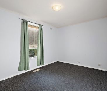 105 Pembroke Road, Mooroolbark - Photo 6