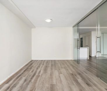 Modern Two-Bedroom Apartment with Additional Family Room - Photo 6