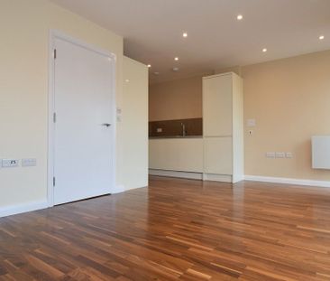 property to rent - Photo 2
