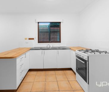 CHARM, SPACE & CENTRAL LOCATION! - Photo 3