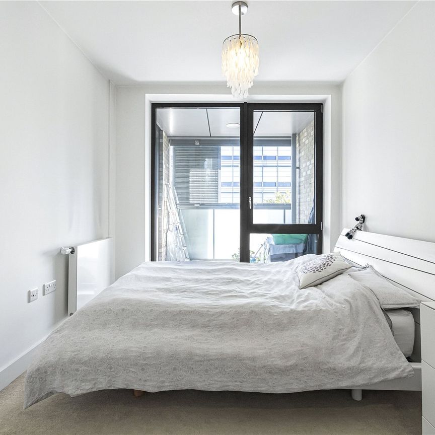 Valencia Close, London, E14 0LB - Photo 1