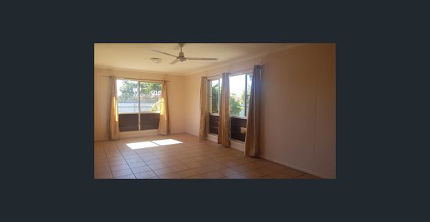 Large 3 bedroom home, walking distance to shops & restaurants - Photo 1