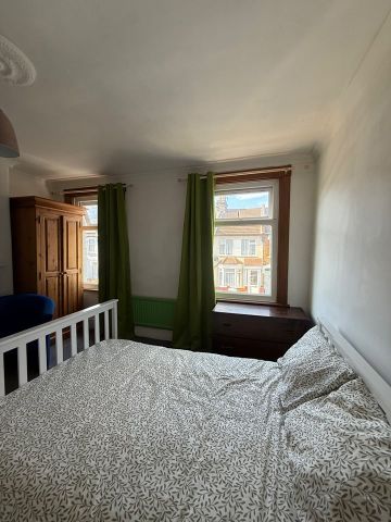 2 Bed Detached House, Brock Road, E13 - Photo 4