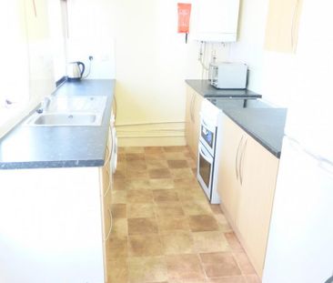 2 bedroom terraced house to rent - Photo 5