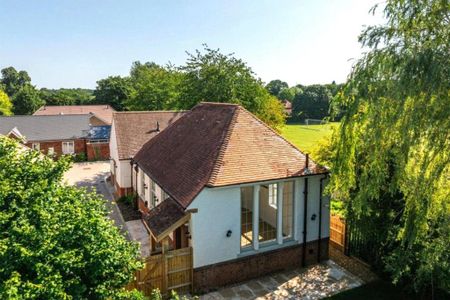 2 bedroom bungalow to rent - Photo 3