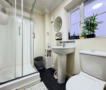 4 bedroom house to rent Earles Gardens, Norwich, NR4 - Photo 1