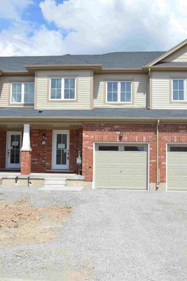 For Lease - 3 Butcher Crescent, Brantford, Ontario - Photo 1