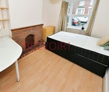Terraced House to rent on - Photo 6