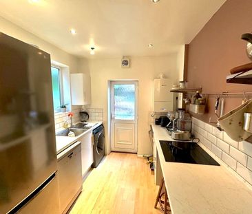 3 Bed Semi-Detached House, Dagnall Park, SE25 - Photo 6