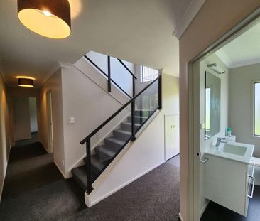Spacious Four Bedroom home in Marfell - Photo 6
