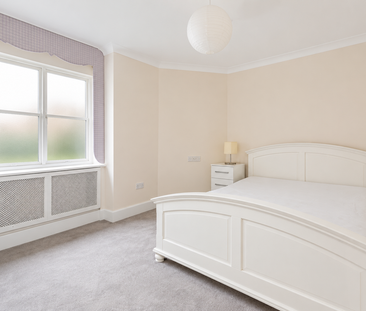 3 bedroom flat to rent - Photo 4