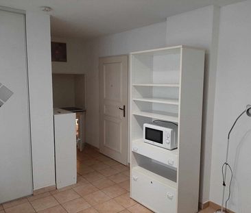 Location Appartement 1 pièce 18m² NIMES 30900 - Photo 2